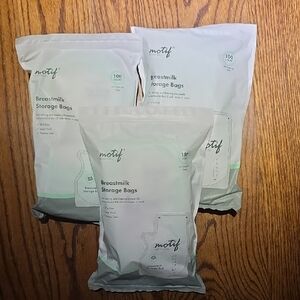 Motif Breastmilk Storage Bags Set
